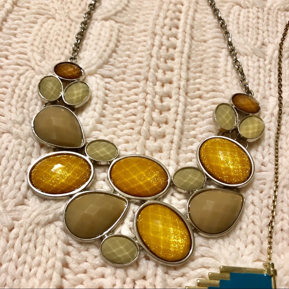Statement necklace bundle - Picture 5 of 5